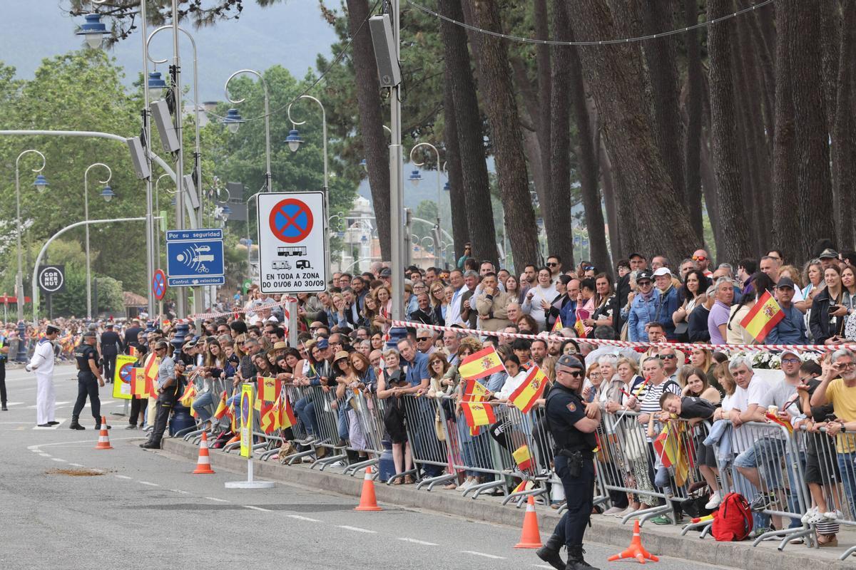 Vigo se rinde al desfile de la Fuerzas Armadas Vigo se rinde al desfile de la Fuerzas Armadas