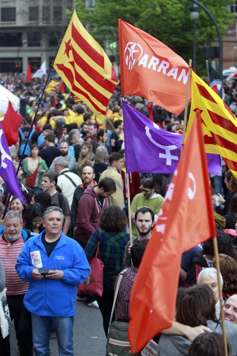 Manifestación en Valencia con motivo del 25 d'Abril