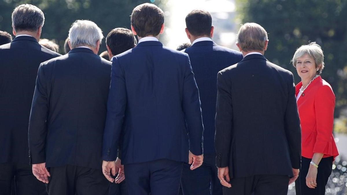 zentauroepp45116114 britain s prime minister theresa may arrives for a family ph180920181645