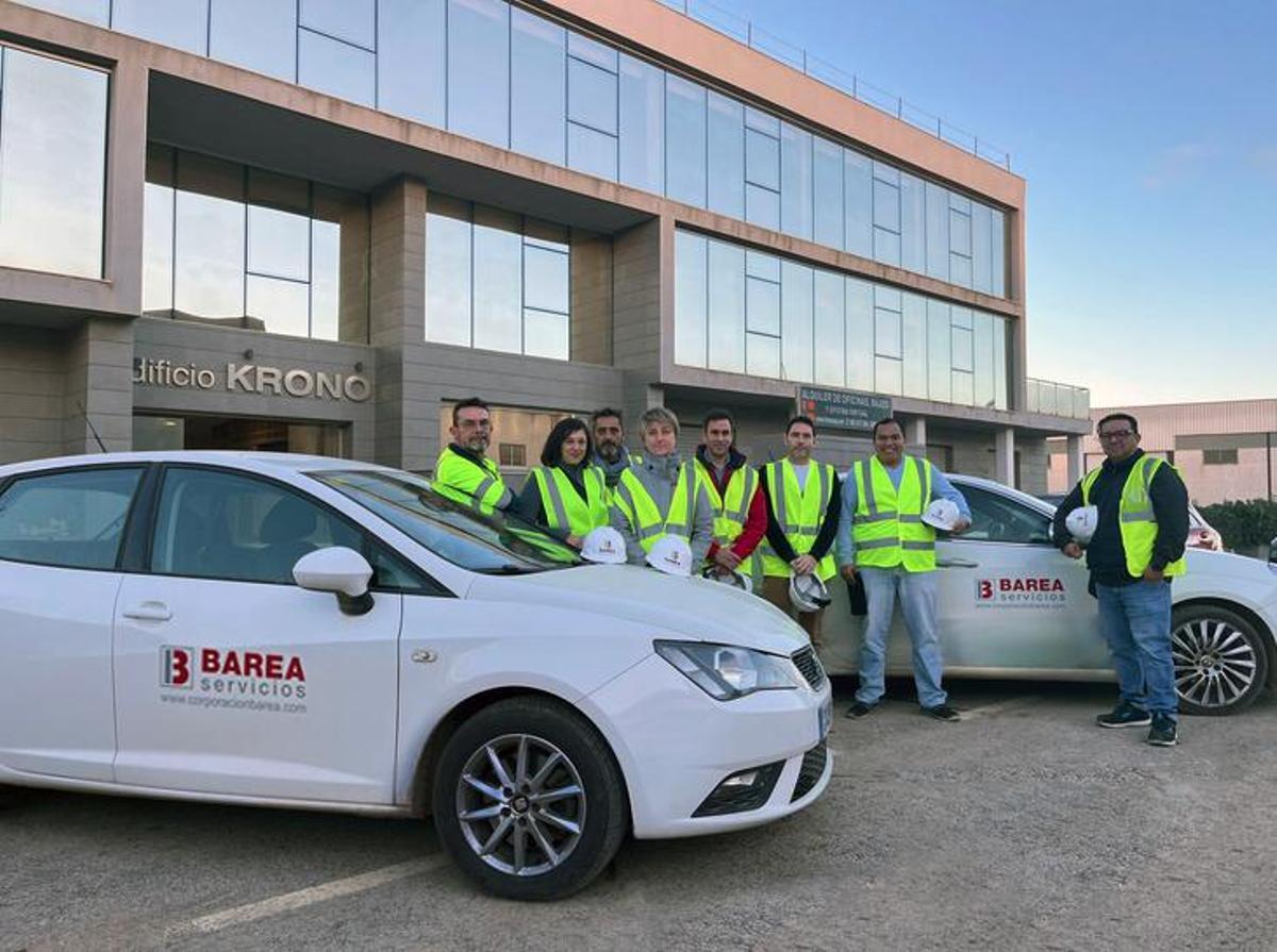 Parte del equipo técnico de Barea Servicios en la zona