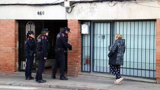 Una vecina del bloque de Manlleu afectado por el incendio: "Por suerte estoy viva y lo puedo contar"