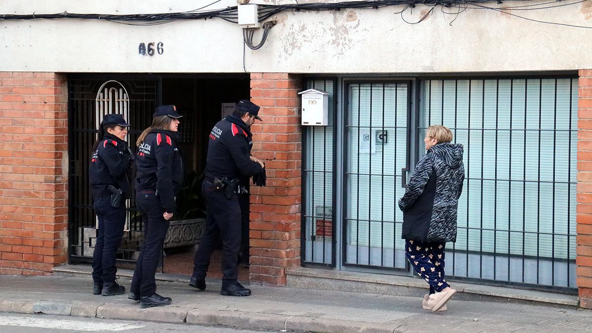 Una vecina del bloque de Manlleu afectado por el incendio: "Por suerte estoy viva y lo puedo contar"