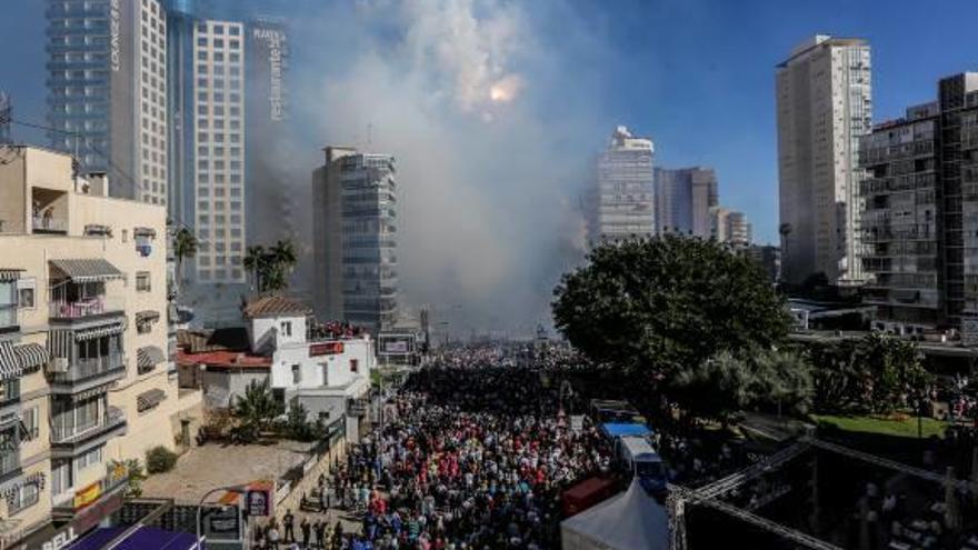 Benidorm se lleva las mascletás a otra parte