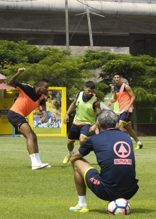 ENTRENAMIENTO DE LA UD LAS PALMAS Y ENTREVISTGA ...