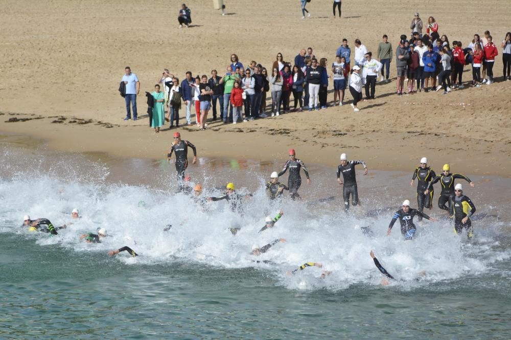 Neptuno bendice a Jacobo Garrido en San Amaro