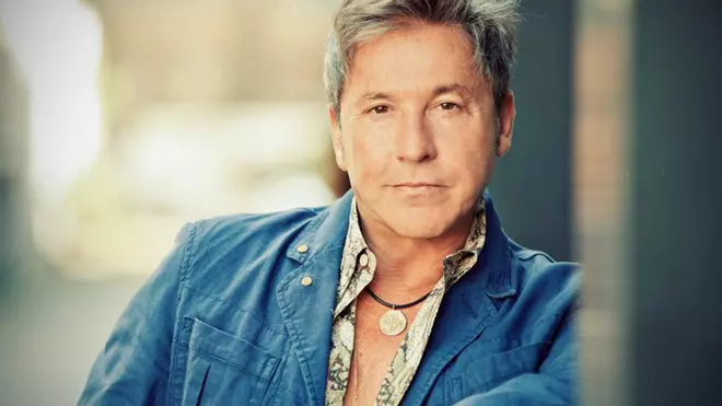 Noticia bomba: el legendario astro de la balada latina Ricardo Montaner visita, al fin, Barcelona