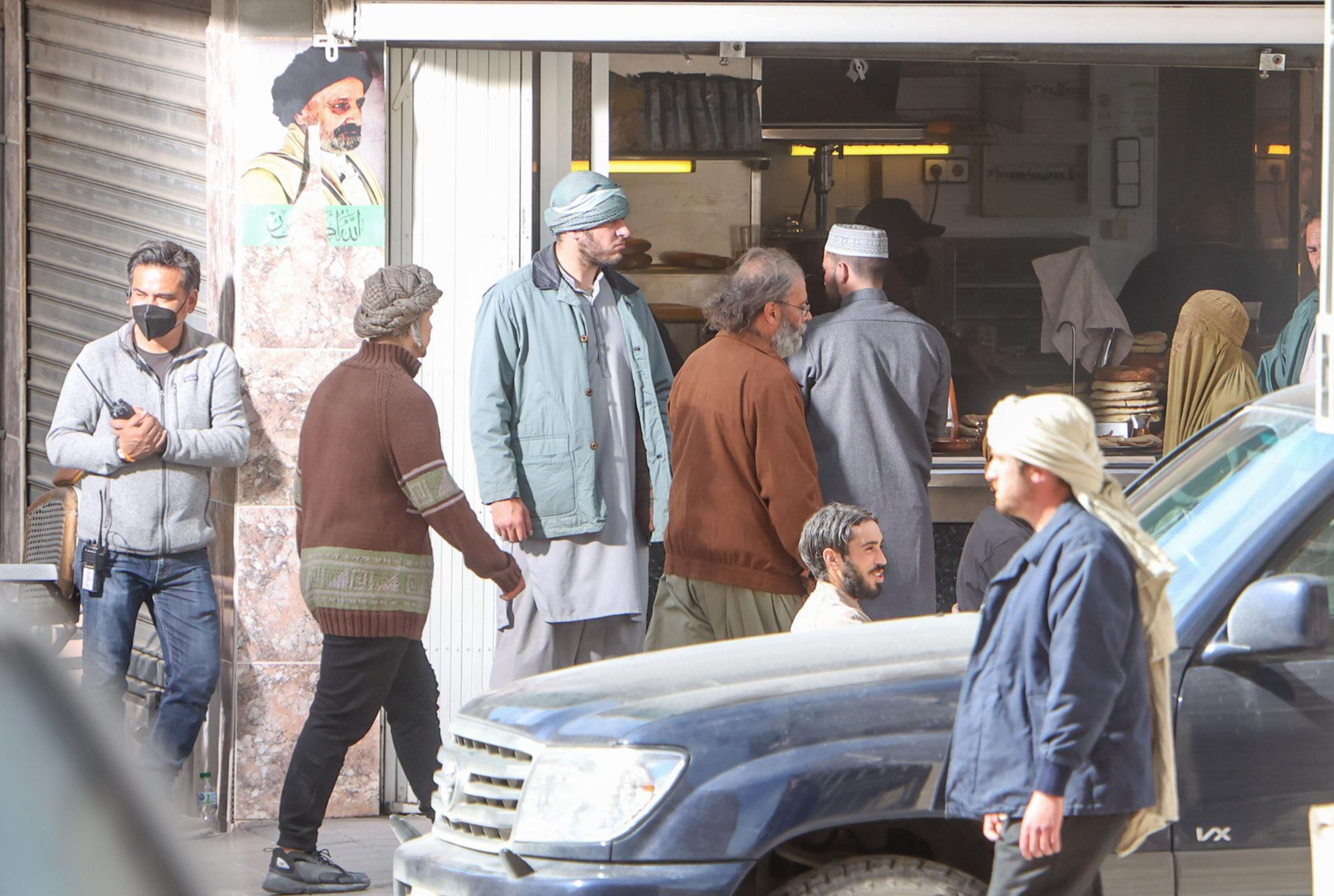 Segundo día del rodaje de la película "The Interpreter" del director Guy Ritchie en el barrio de Colonia Requena de Alicante