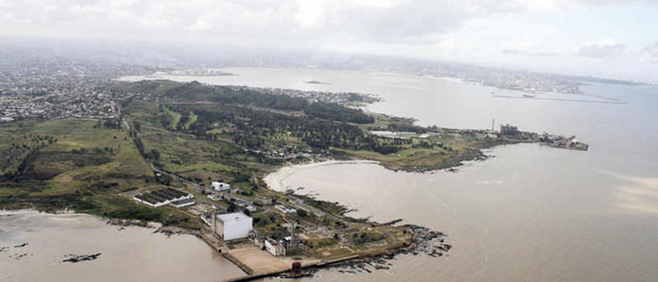 Vista aérea de Punta Sayago, a 17 kilómetros de Montevideo, donde se ubicará la base logística. // ANP