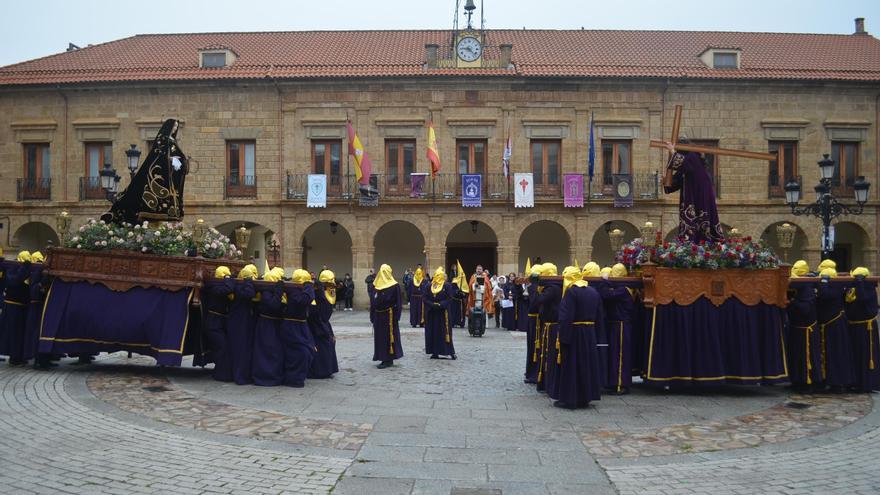 Semana Santa Benavente 2024: Así ha sido la Procesión del Encuentro de la Dolorosa y el Nazareno