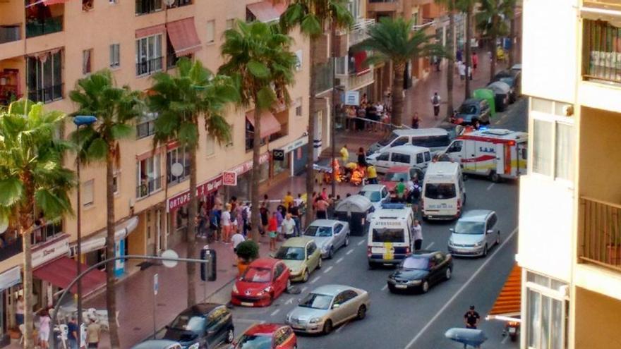 Aparatoso accidente en Benidorm tras sufrir un infarto el conductor de un vehículo