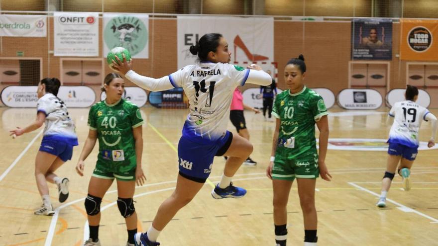 El Elda Prestigio gana con contundencia ante las líderes