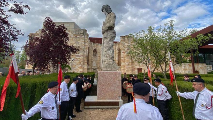 Vecinos de Portugal rinden homenaje al rey fundador de su país en la FRAH de Zamora
