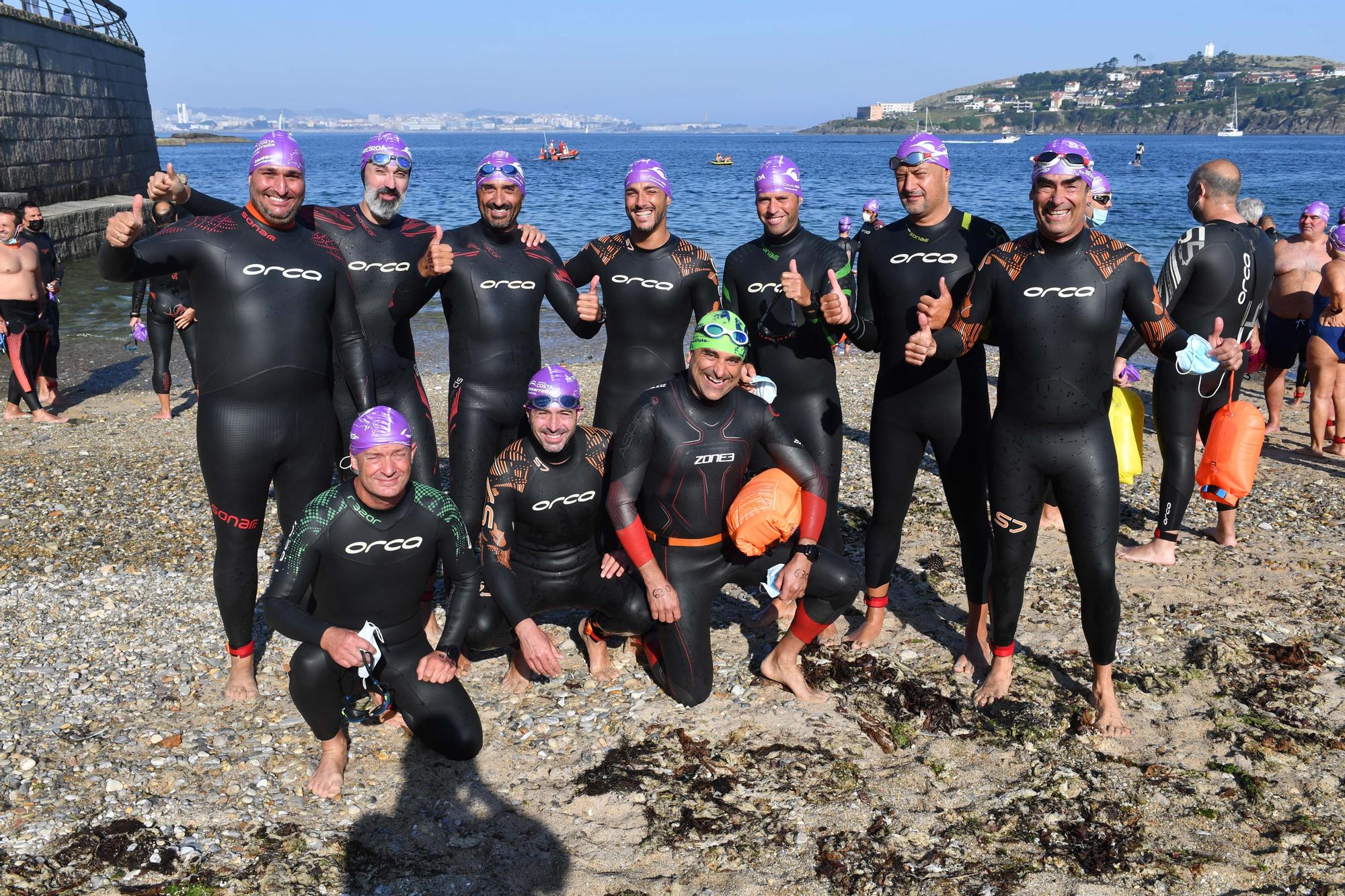 400 nadadores en la Travesía Costa Oleiros