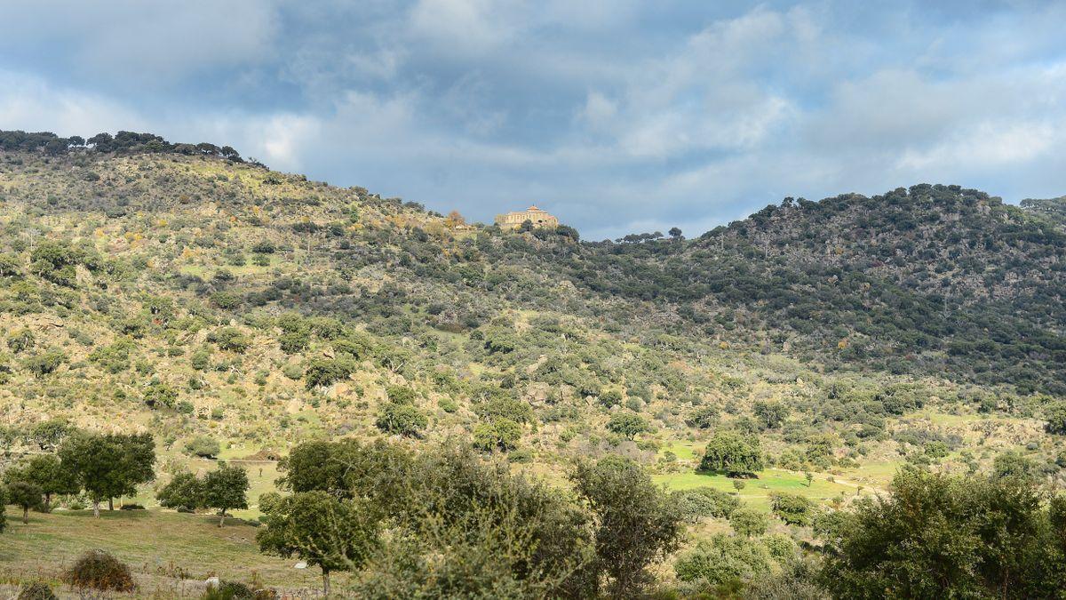 Vista parcial del monte Valcorchero de Plasencia, donde el domingo habrá una montería.