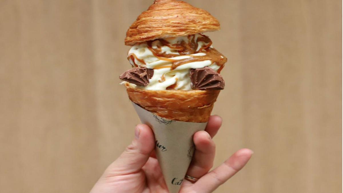 Los conos de croissant con helado soft, de L'Atelier Barcelona.