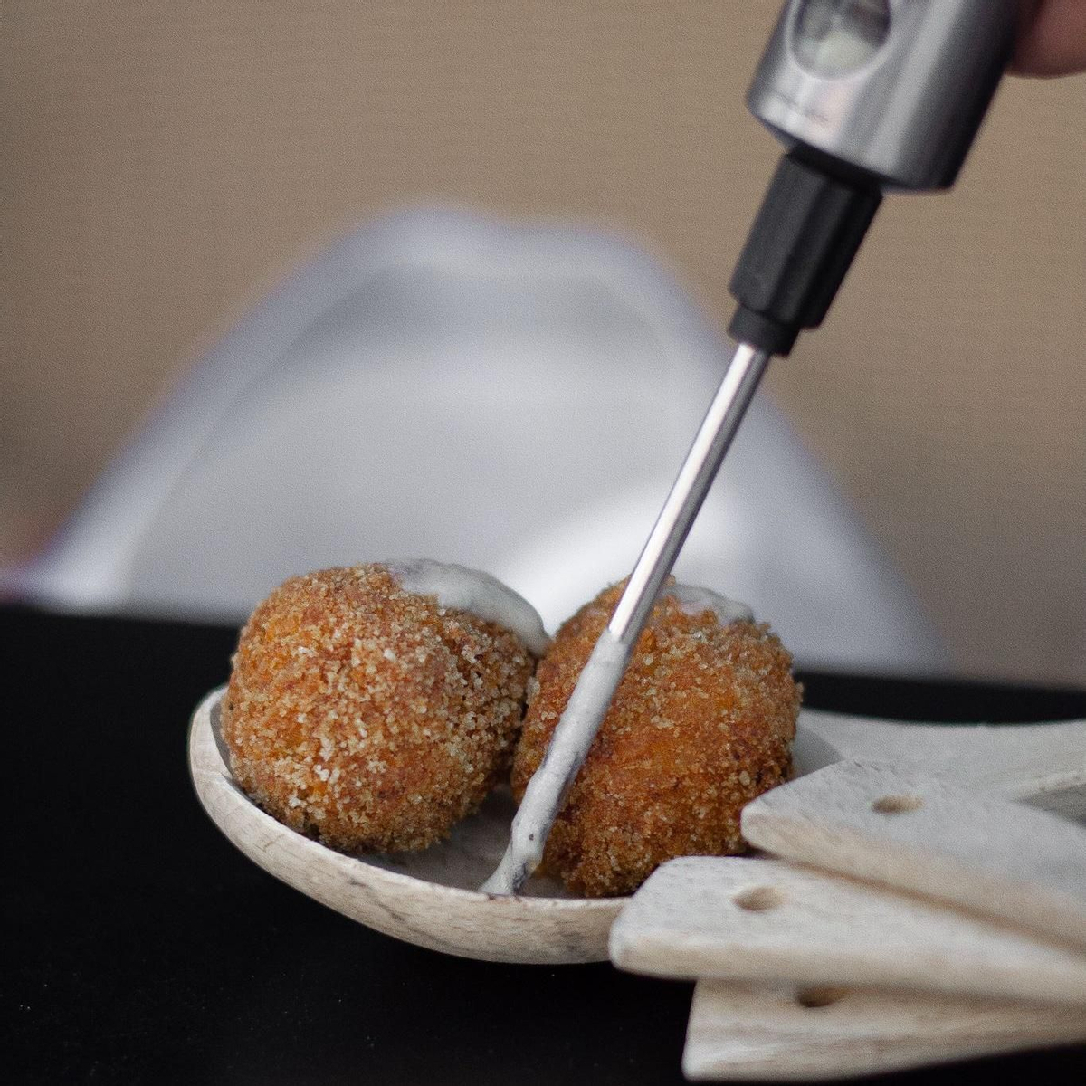 Elaboración final de unas croquetas