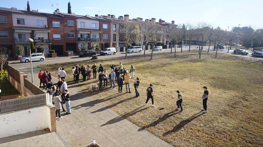 Recullen més de 600 firmes per protestar contra la cessió del solar de Montilivi a la Diputació