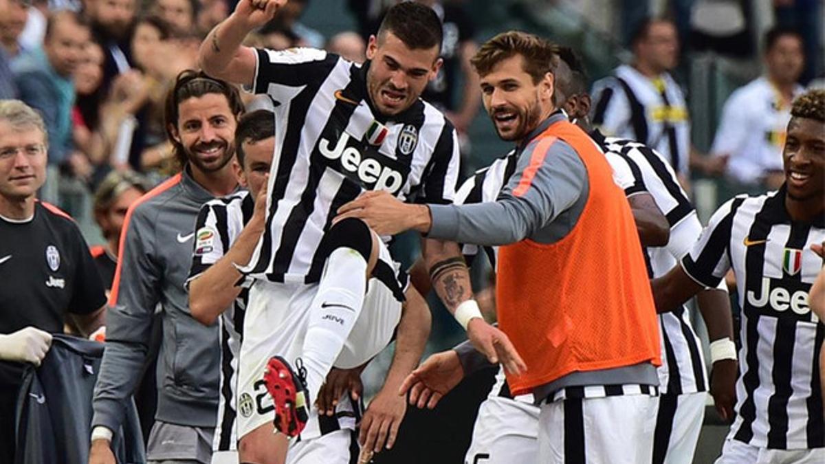 Los jugadores de la Juventus celebran uno de sus goles