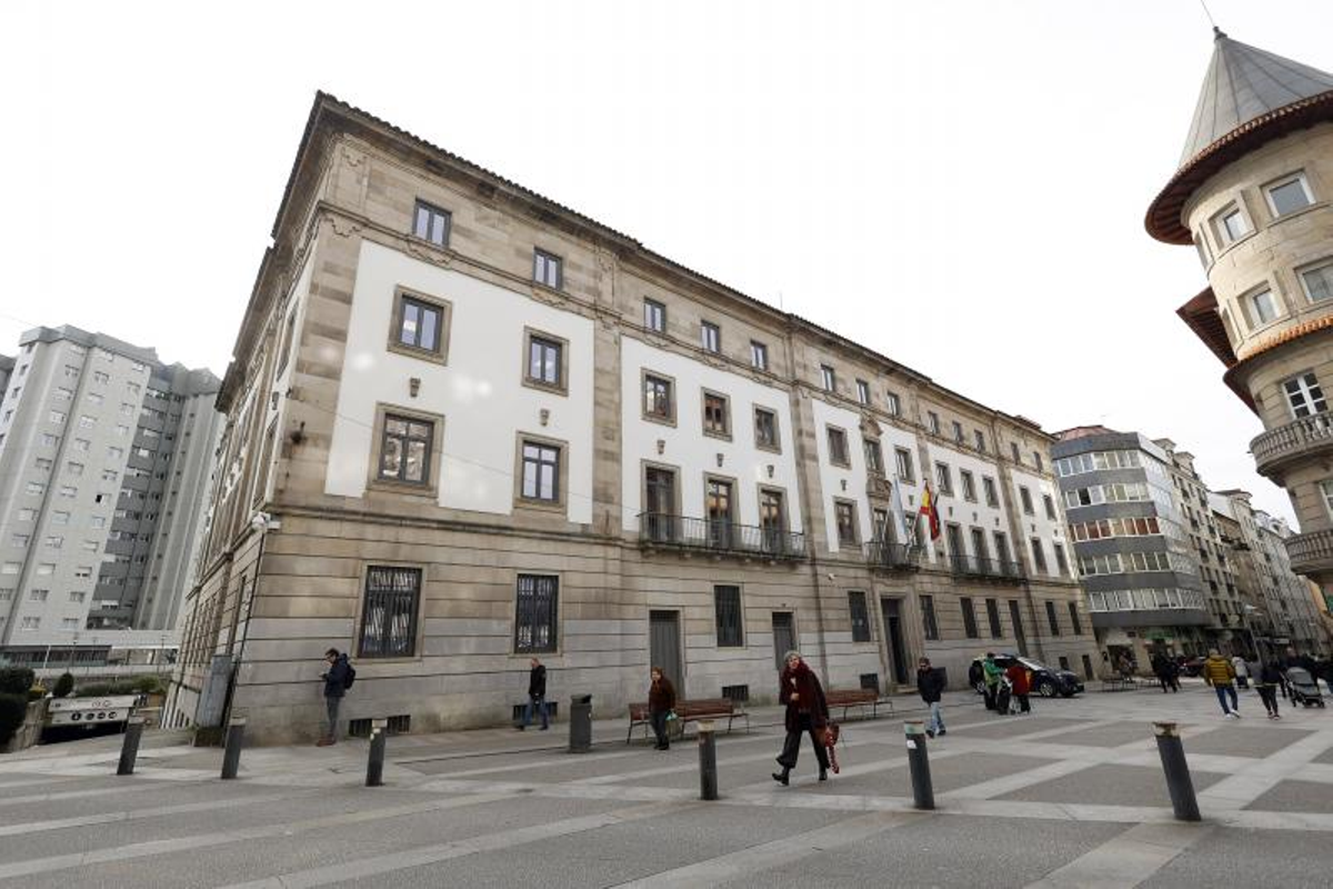 Vista general del edificio de la Audiencia Provincial de Pontevedra