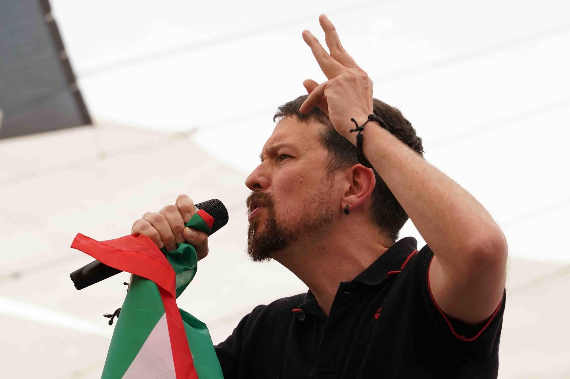 MLG 06-2024.- El fundador de Podemos y exvicepresidente del Gobierno, Pablo Iglesias, junto con el dirigente sindical andaluz Diego Cañamero, la activista Lgtbiq Mar Cambrollé, la diputada Martina Velarde y el edil en Málaga Nicolás Sguiglia participan en un acto