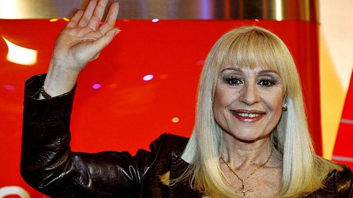 La cantante italiana Raffaella Carrá