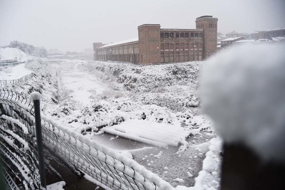 La neu arriba a Manresa