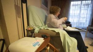 Sis de cada 10 dependents reben prestacions per ser atesos a casa seva
