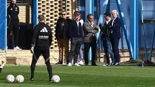 La claves económicas del descenso del Real Zaragoza a Primera RFEF: en torno al 40% del presupuesto, menos ingresos, reconstrucción masiva de la plantilla, bajón en los gastos...
