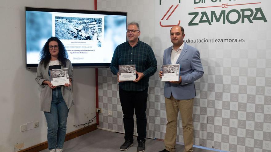 Judit Pino, Jesús María Prada y Rafael Ángel García Lozano, presentan en libro.