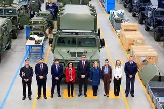 La compostelana Urovesa se sitúa en el centro de la estrategia de Defensa con un acuerdo para vehículos tácticos de 724 millones