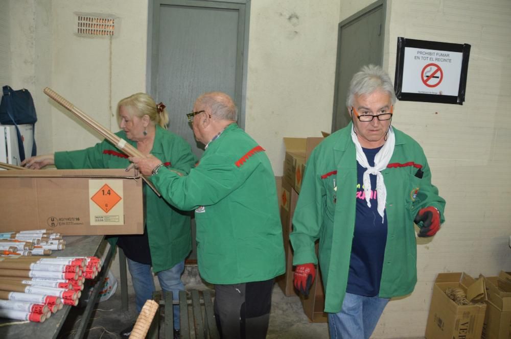 Així es preparen els fuets i les carotes de Patum