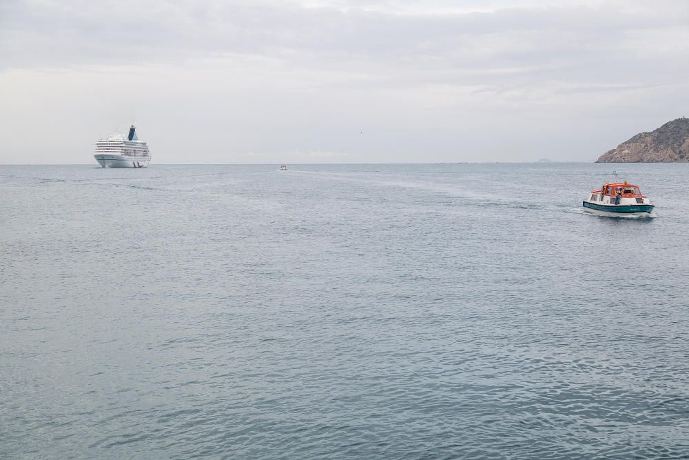 Cruceristas con acento alemán en Benidorm