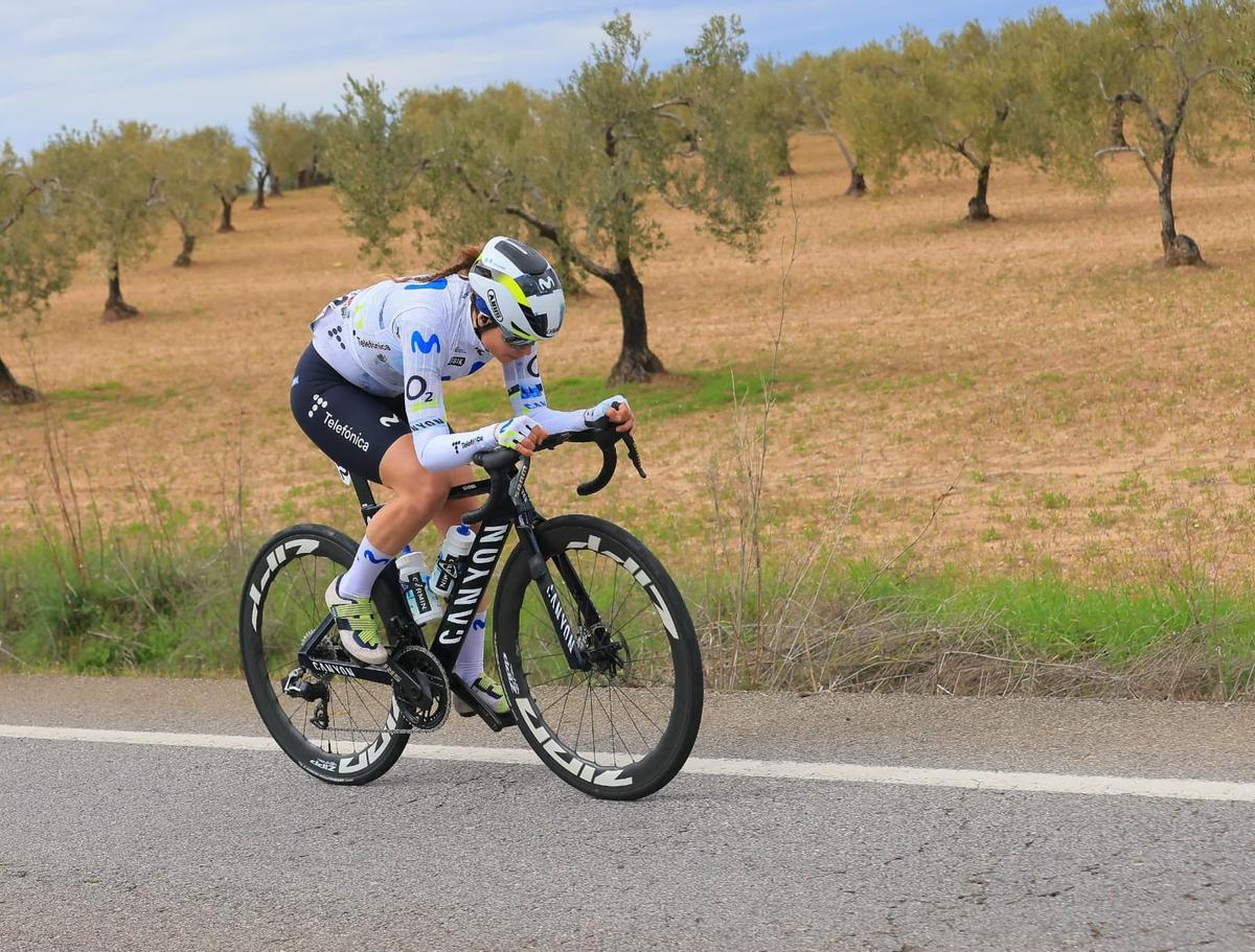 La riojana del Movistar Team Sheyla Gutiérrez durante su escapada.