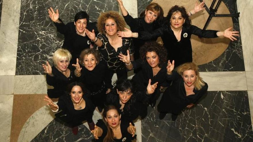 Doce mujeres reinan en el Teatro Principal