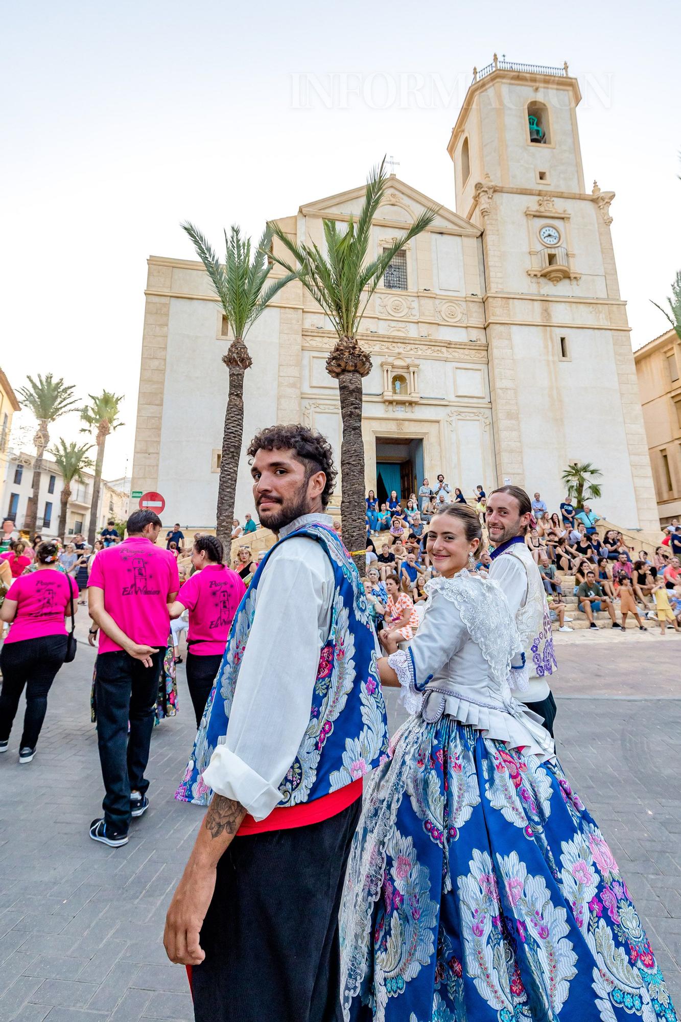 Ofrenda de flores a la Mare de Déu de l'Assumpciò en La Nucía