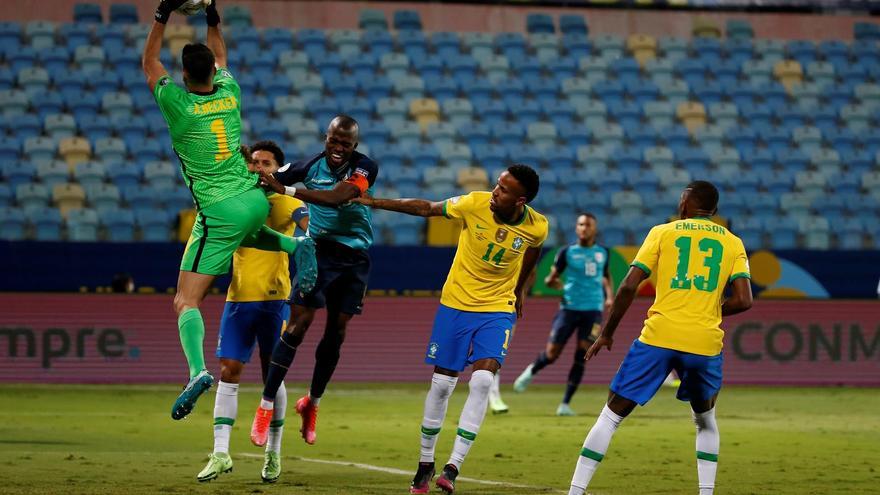 Brasil se deja llevar por la inercia y no pasa del empate ante Ecuador