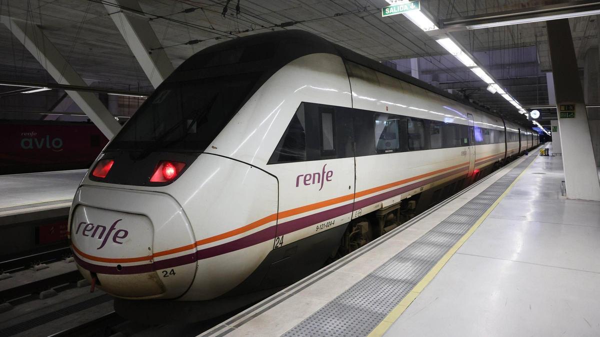 Renfe lanza su propio  Flightradar : una web que permite ver en tiempo real la ubicación y el retraso de los trenes