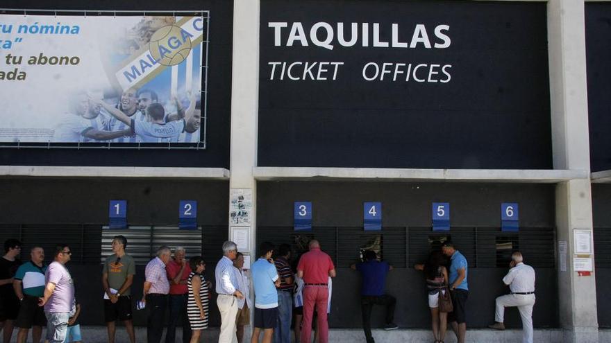 Colas hoy en La Rosaleda.