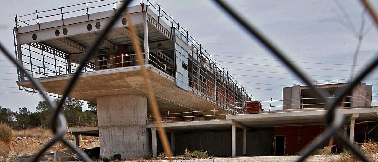 La estructura del abandonado Instituto Tecnológico del Mármol.