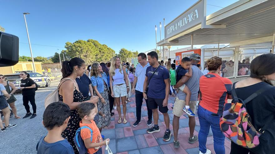 El colegio Muixara de La Nucia estrena nuevo parking en el inicio del curso escolar