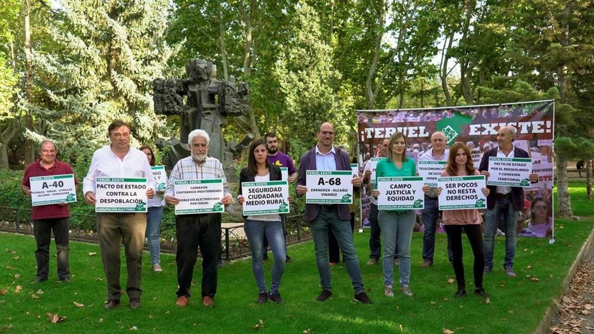 Los candidatos de Teruel Existe, en la presentación del partido, el pasado octubre.