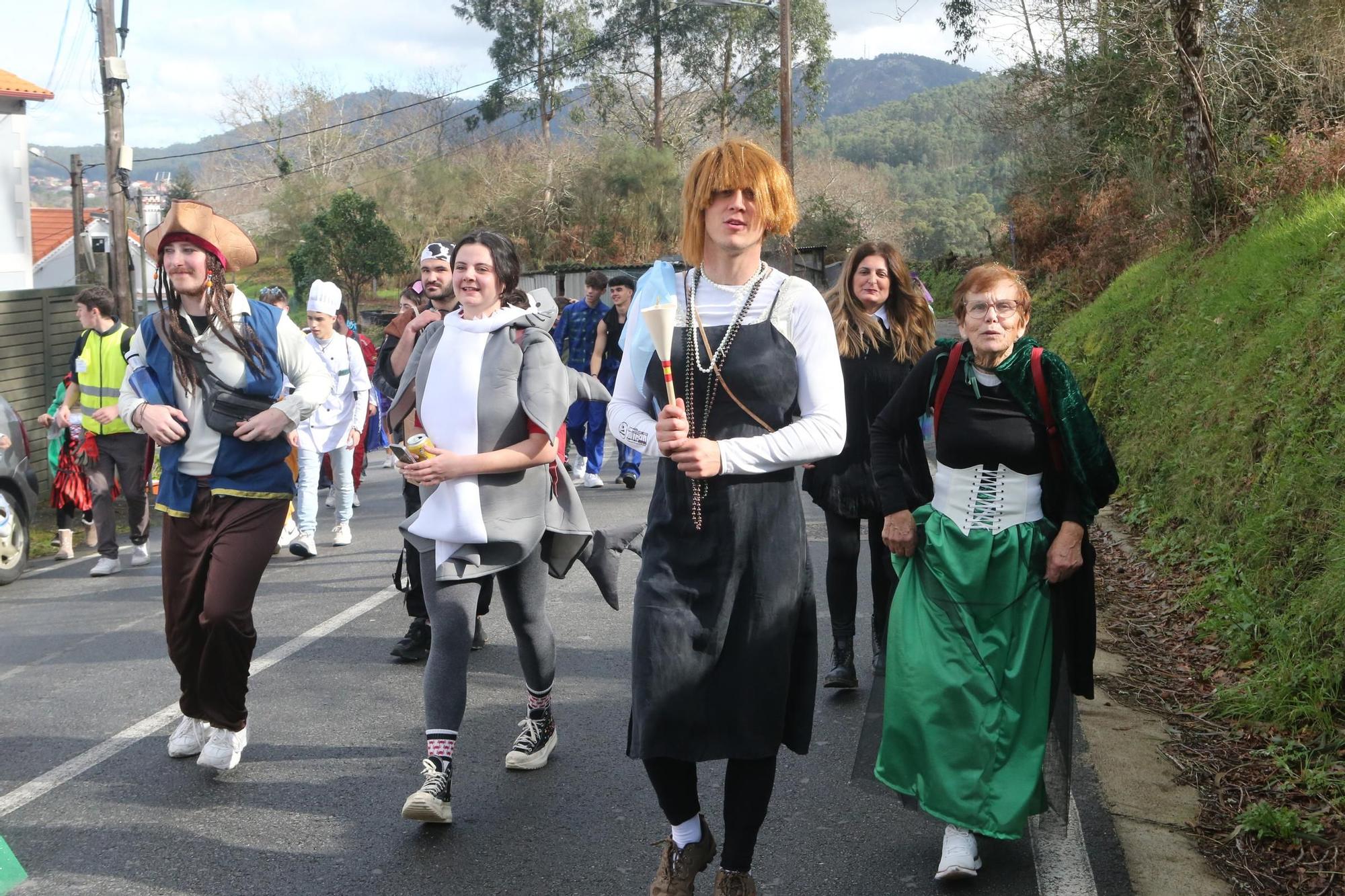 O Hío se disfraza de color, fiesta y alegría