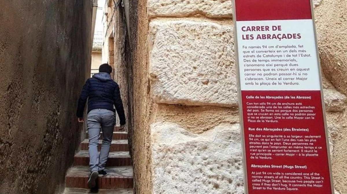 Carrer de les abraçades