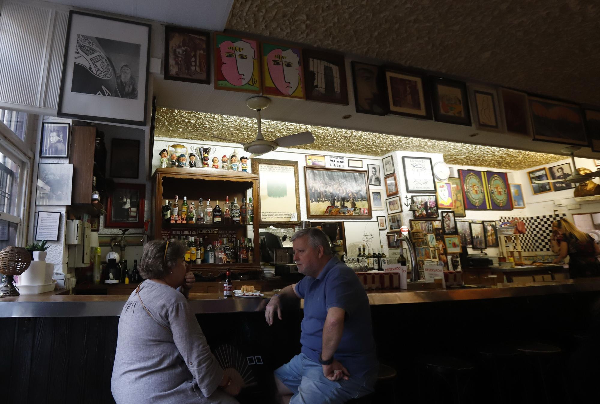 El Bonanza, un bar "historia de Zaragoza", cumple 50 años