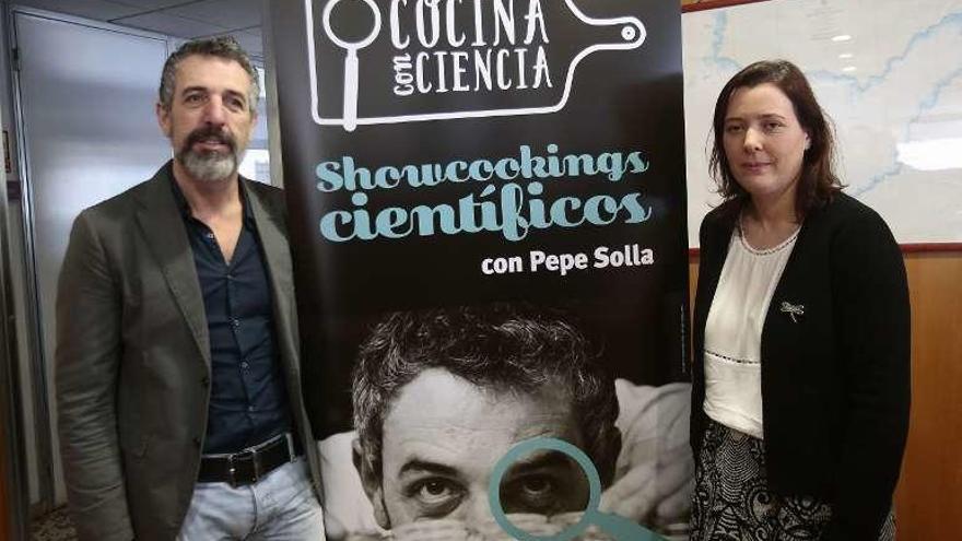 El cocinero Pepe Solla y la científica Graciela Ramillo, ayer.// A. Irago