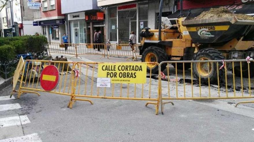 La calle Castelao, actualmente cerrada por obras. // Muñiz