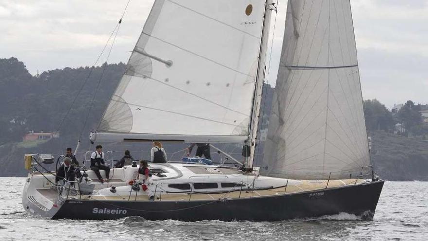 El &quot;Salseiro&quot;, uno de los participantes en la regata. // FDV