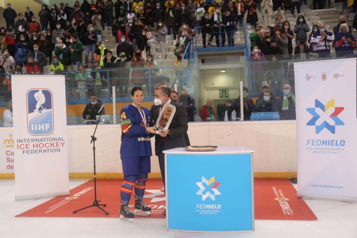 La selección española de hockey hielo femenino ha conseguido la medalla de bronce en el Mundial femenino de Jaca 2022