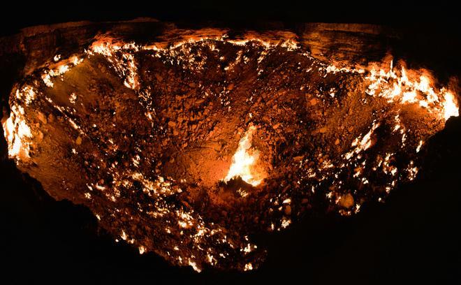 Detalle del cráter de Darvazá
