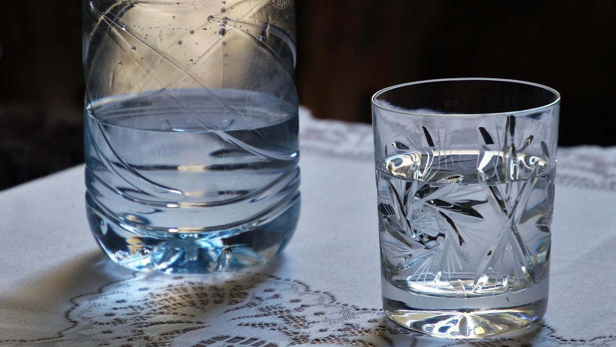 El agua no está entre las cinco bebidas que más hidratan
